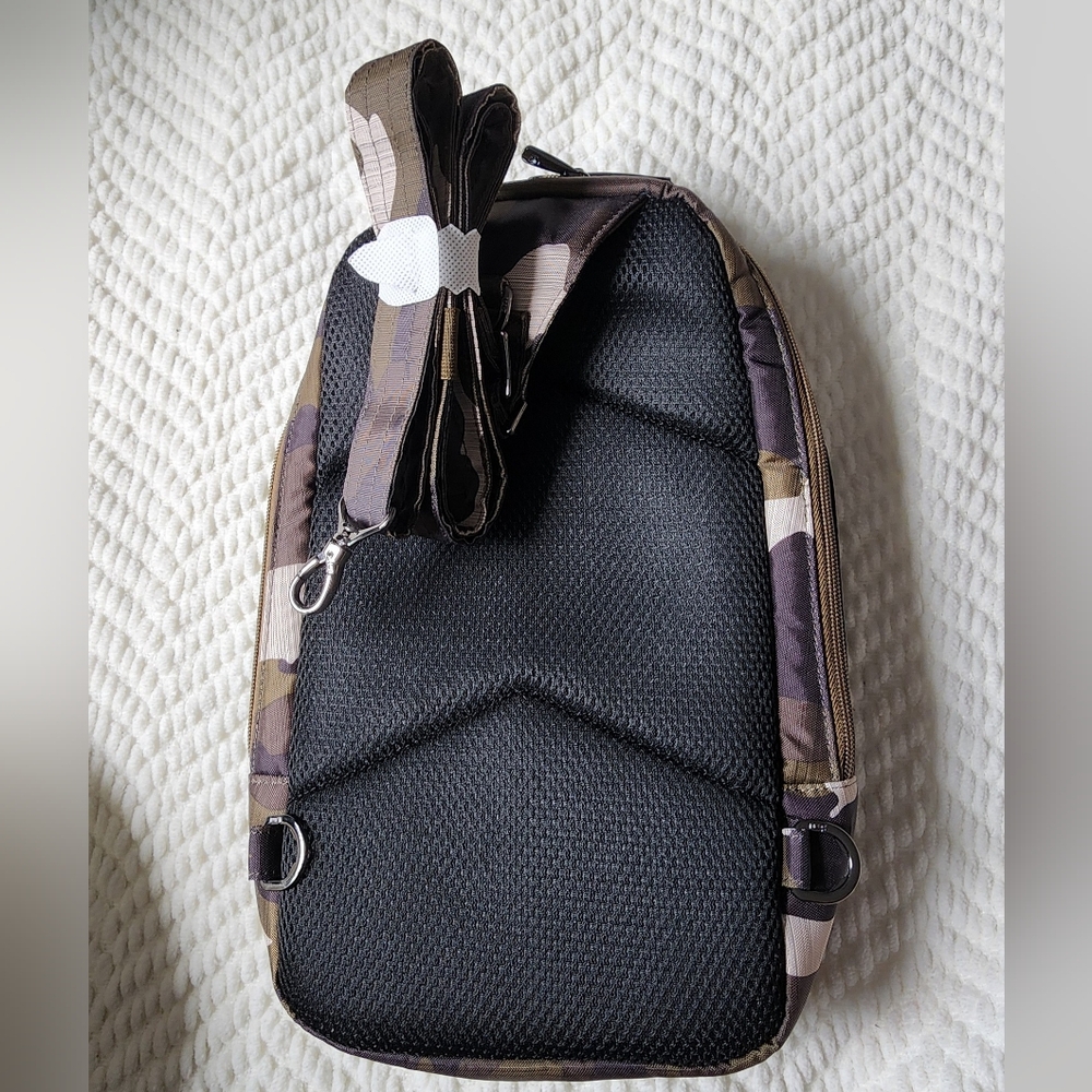LUG Starboard Brushed Sling Bag - Brushed Camo Olive - Picture 7 of 12